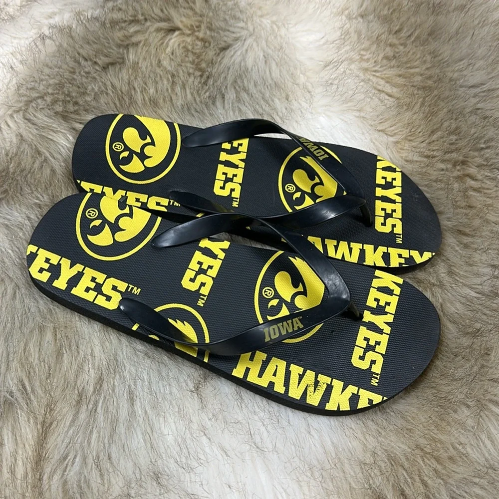 Iowa Hawkeyes Men’s Flip Flop Sandals Black Gold Size 11